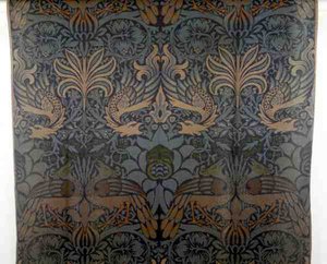 Pavo real y dragón de William Morris